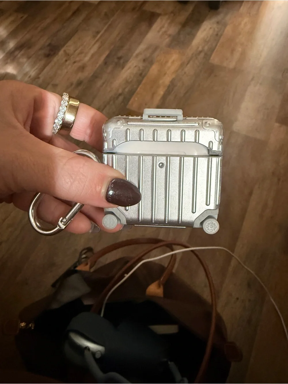 Apple compact earbuds